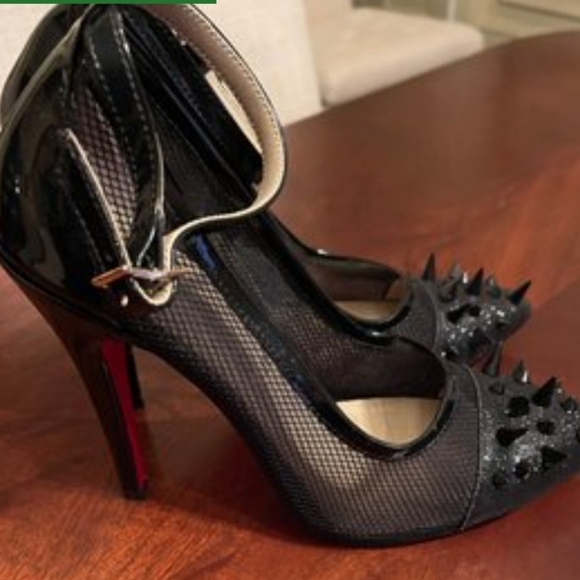 Christian Louboutin Spike Heels with ankle strap - Size 39 - Picture 5 of 10